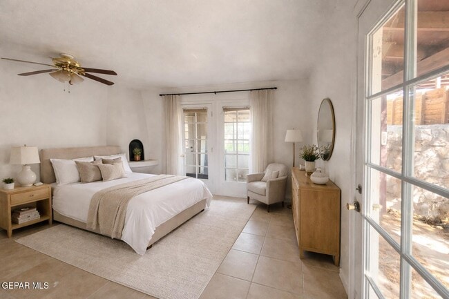 Building Photo - 320 Arboles Dr