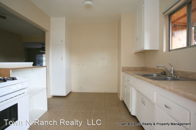 Foto del edificio - 4 br, 2 bath House - 8970 Fair Lane