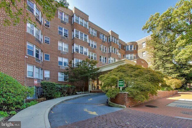 Foto del edificio - 2500 Q St NW