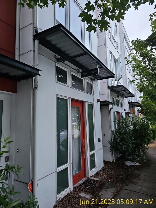 fachada de la tienda - 6708 15th Ave NW