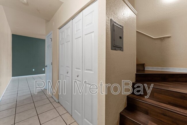 Building Photo - 5039 Sunridge Palms Dr