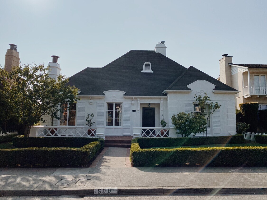 Primary Photo - 590 Junipero Serra Blvd