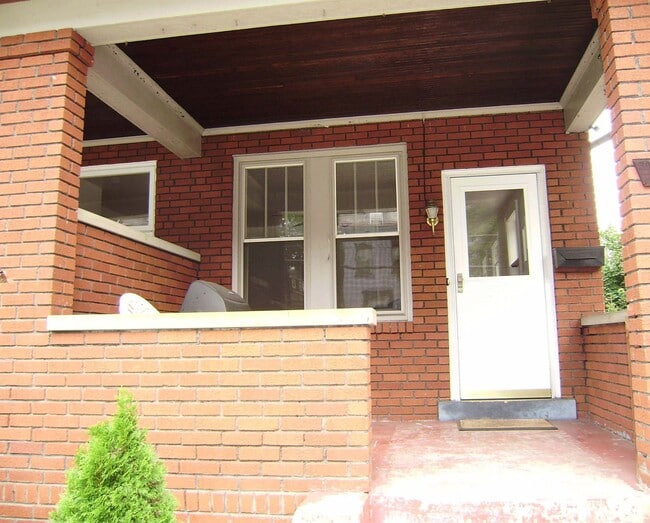 Photo - 5623 Woodmont St Apartment