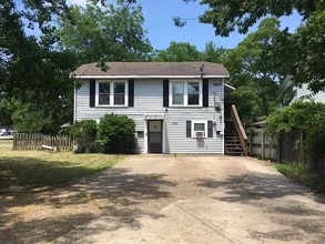 Building Photo - 1523 S Robertson Ave