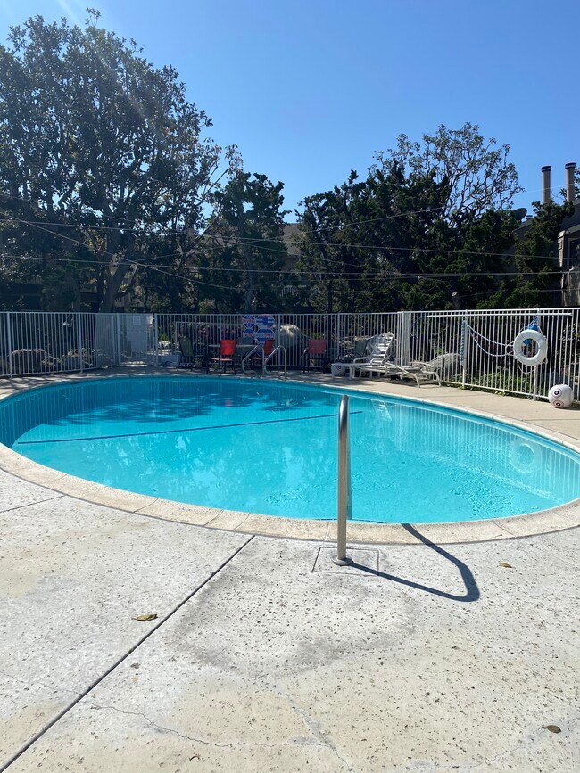 Foto del edificio - 12562 Dale St