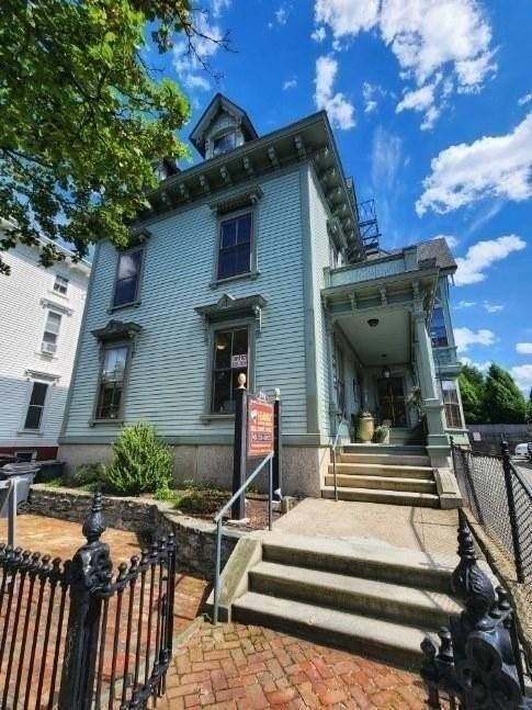 Primary Photo - 390 Broadway