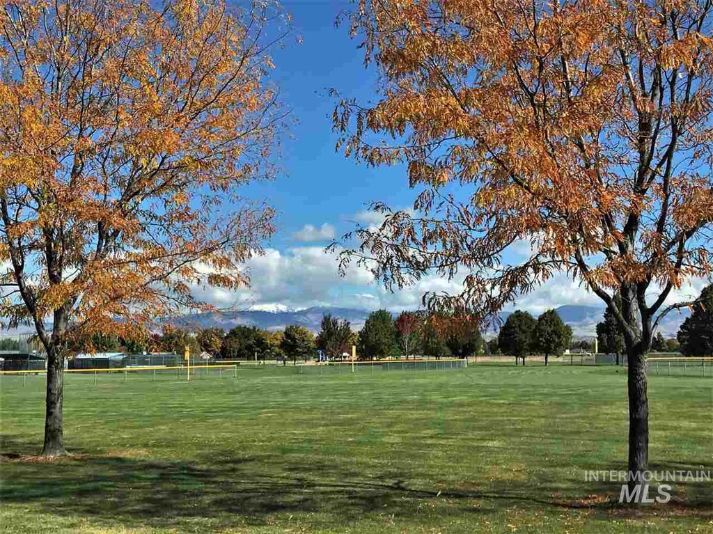 Foto principal - 5008 N Rothmans Ave