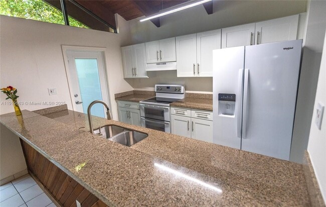 Foto del edificio - 3080 Allamanda St