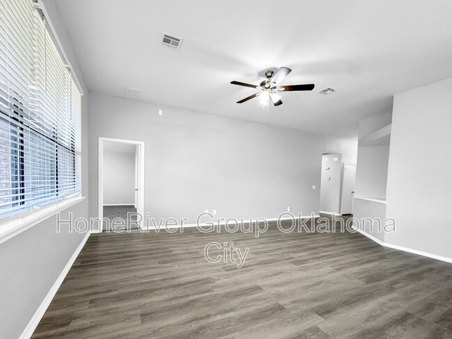 Building Photo - 10636 NW 35th St