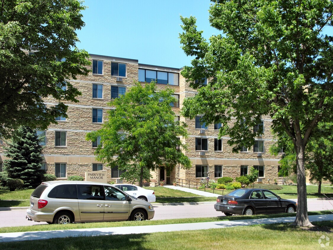 View to the northeast from Minnesota Square Park - Parkview Manor