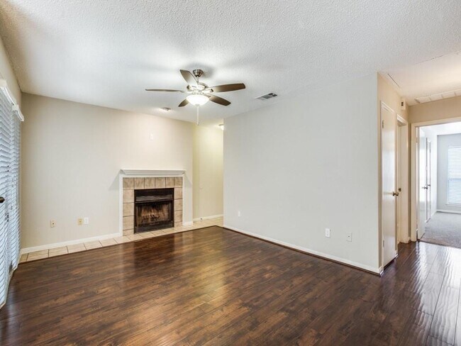 Building Photo - 1308 Memory Ln