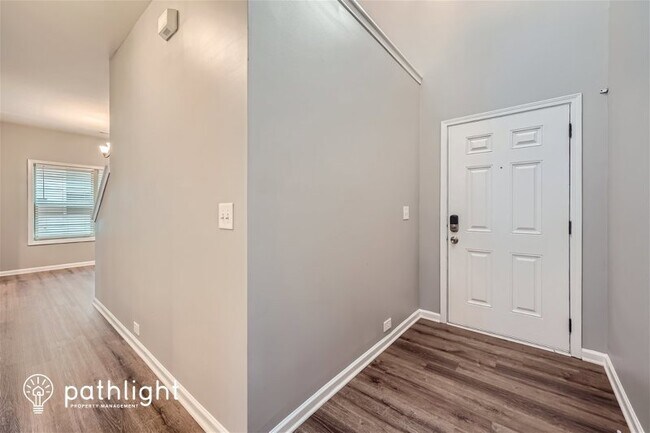 Building Photo - 4089 Lake Manor Way