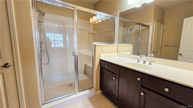 Building Photo - 310 Canter Ct
