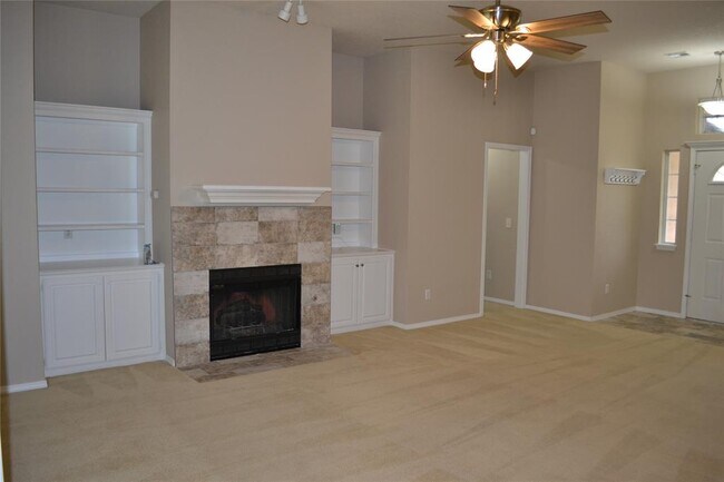 Building Photo - 204 Pinafore Dr