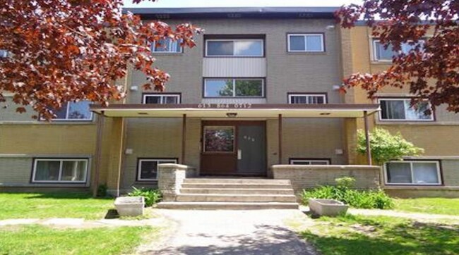 Photo du bâtiment - 625 Borthwick Ave