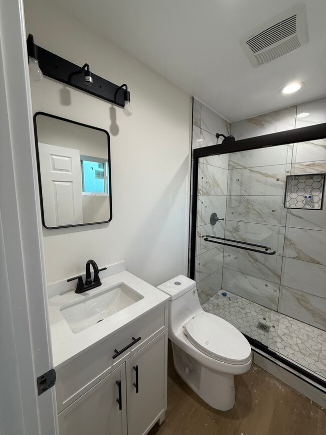 Foto del edificio - 14466 Brand Blvd