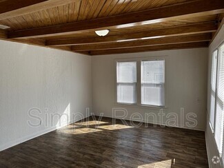 Building Photo - 1406 Sycamore St