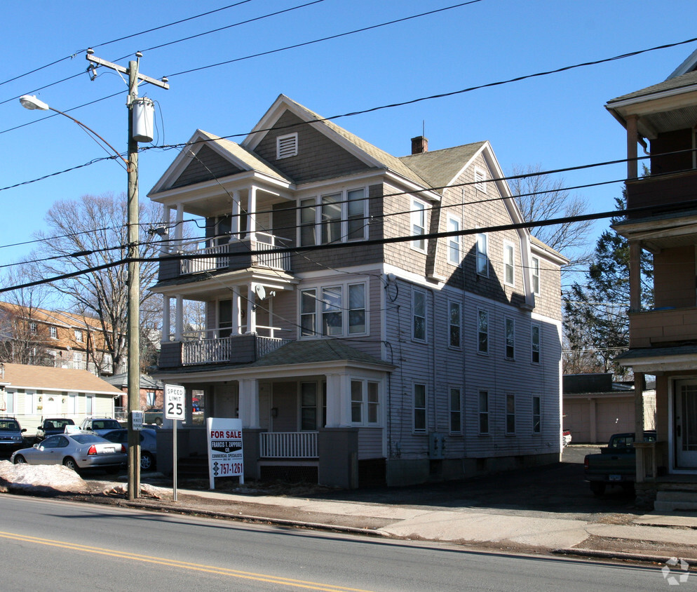 Foto del edificio - 32 Meriden Rd