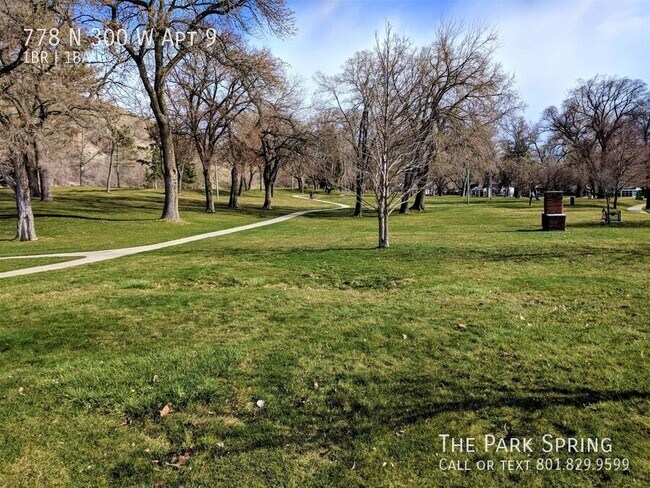Foto del edificio - Large Top Floor Pet Friendly 1 Br in Marma...