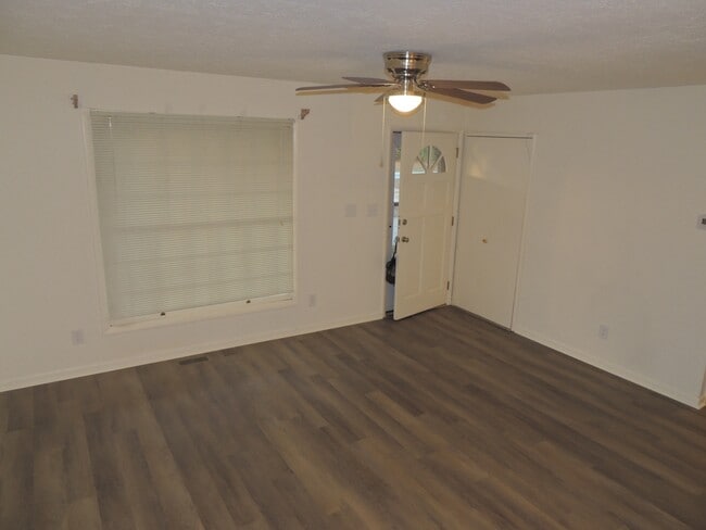 Foto del edificio - 1113 Strickland Bridge Rd