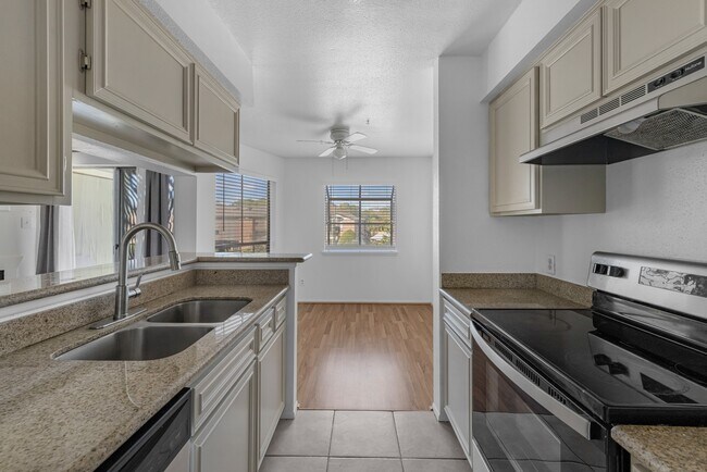 Foto del edificio - 18800 Egret Bay Blvd