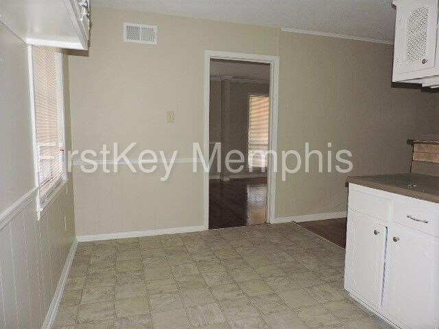Building Photo - 3530 Naylor Dr