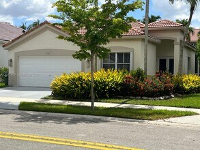 Building Photo - 761 Tanglewood Cir