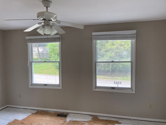 Foto del edificio - 2-bedroom, 1.5-bathroom townhouse