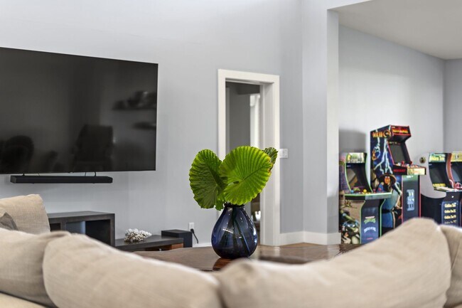 Foto del edificio - Gorgeous Remodeled Home w/ Private Hot Tube & Ocean Views: Hale Mahina