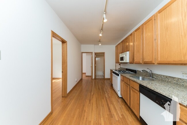Building Photo - 626 W Patterson Ave