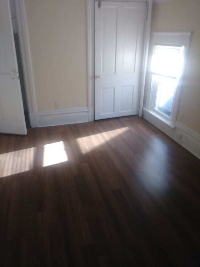 Foto del edificio - Home Available for Rent