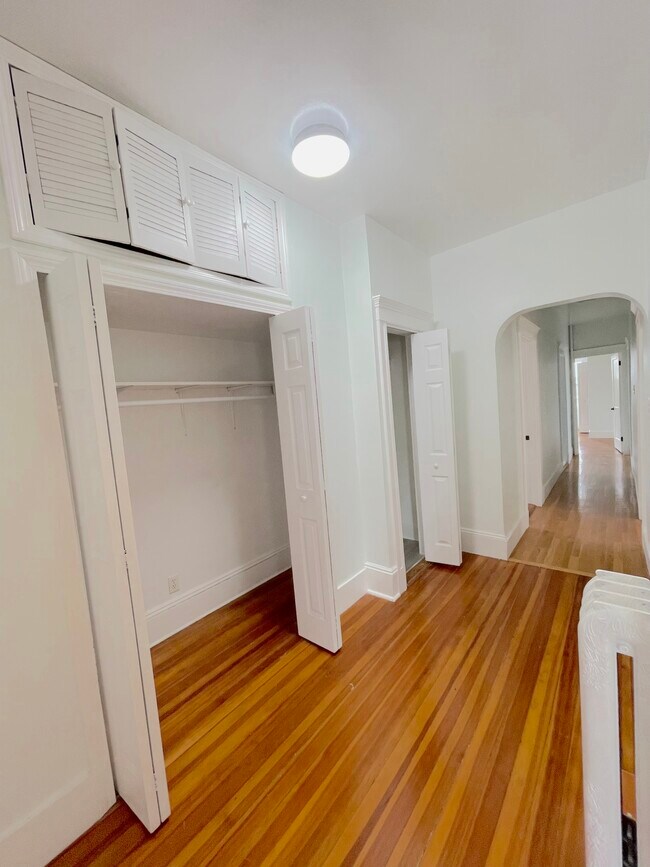 Entrada de la unidad - 58 Bickford Ave