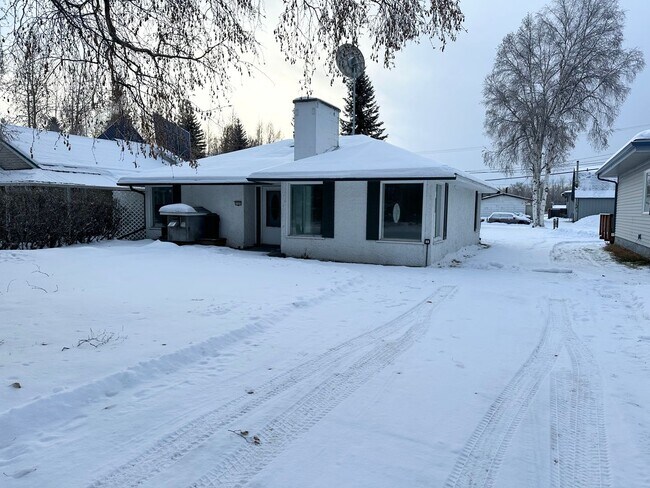 Foto del edificio - 3 Bedroom Home in Fairbanks for Rent!