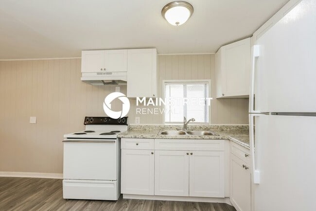 Building Photo - 3 Bedroom Pet-Friendly Home in St Petersburg, FL with Main Street Renewal