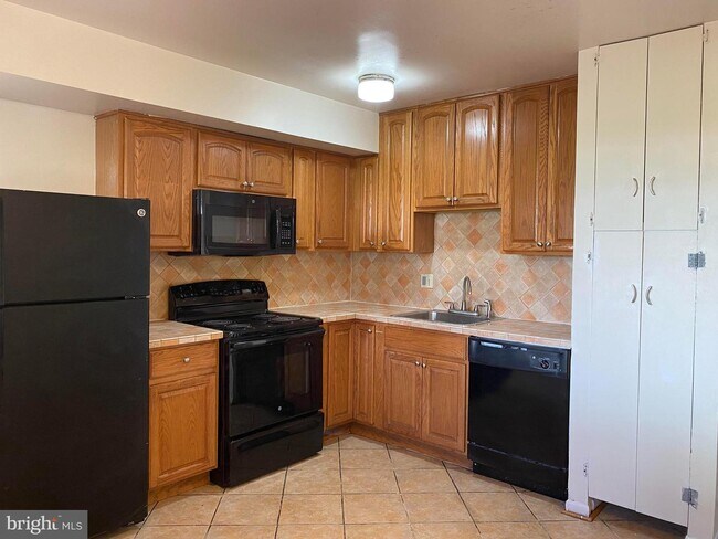 Building Photo - 12909 Chathlake Ln
