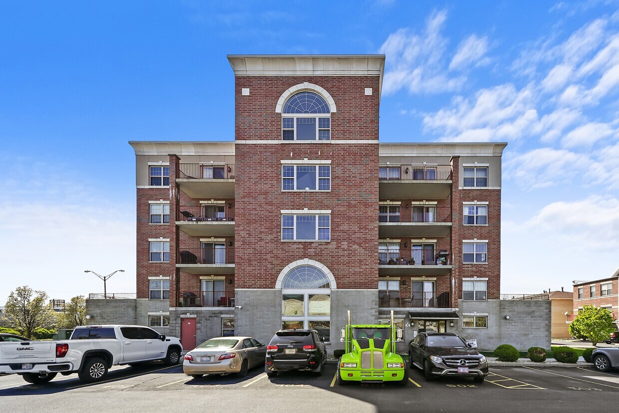 Primary Photo - 6636 W 65th St