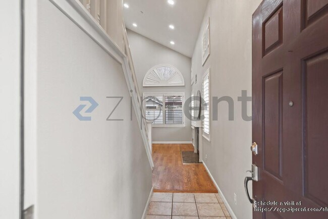 Foto del edificio - 6344 Holly Gillingham Ln