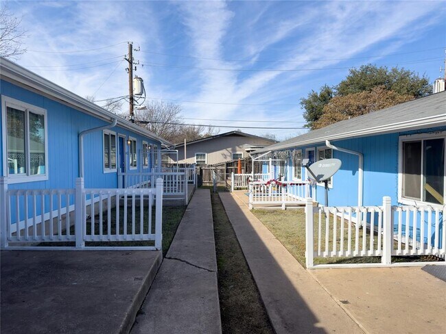 Building Photo - 8204 Sam Rayburn Dr