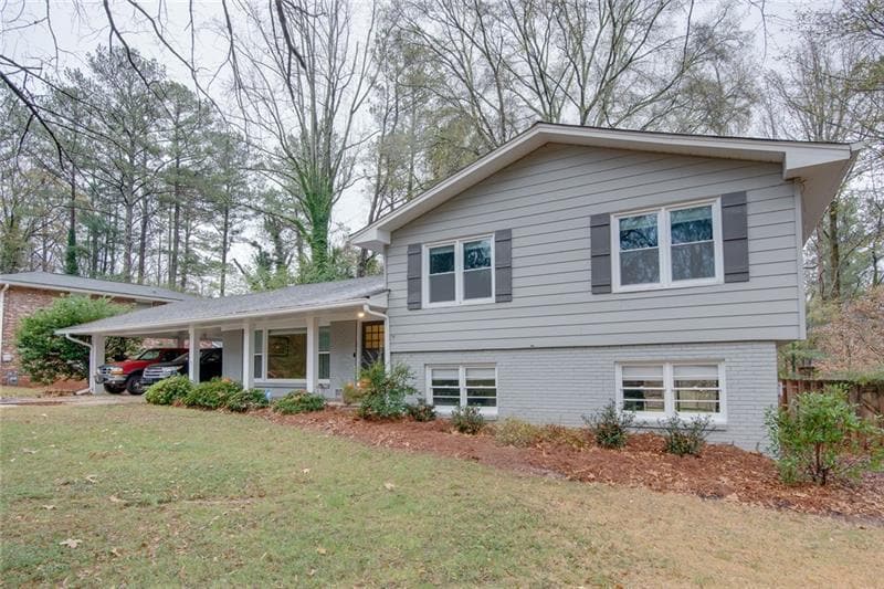 Primary Photo - 2585 Raintree Dr NE