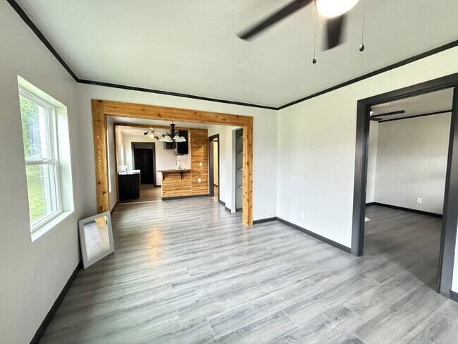 Foto del edificio - 1451 NE 7th St