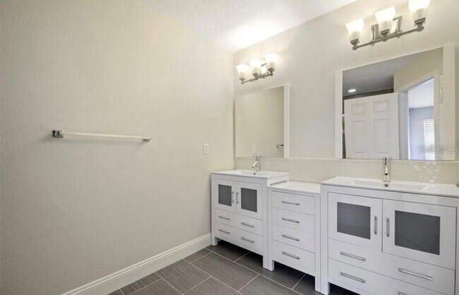Building Photo - 2552 Galliano Cir