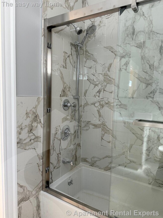 Foto del edificio - 32 Putnam Ave