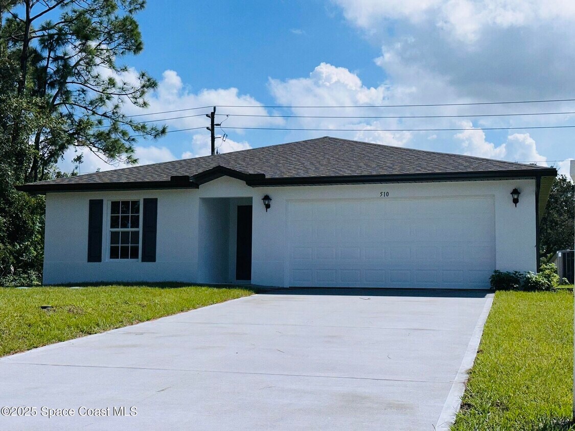 Foto principal - 510 Breakwater St SE