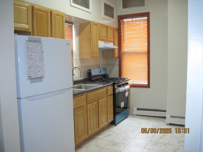Kitchen - 185 Benziger Ave