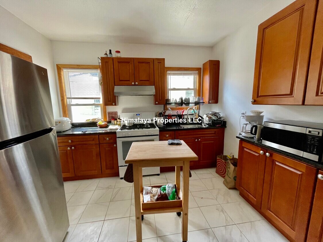 Primary Photo - 84 Allston St