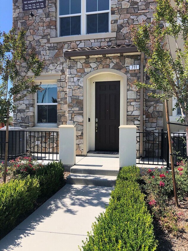 711 Garden St, Milpitas, CA 95035 Townhome Rentals in Milpitas CA