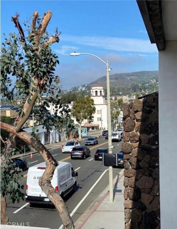 Foto del edificio - 577 Ramona Ave
