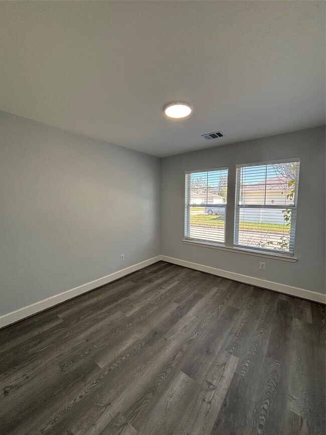 Foto del edificio - 11823 Longwood Garden Way