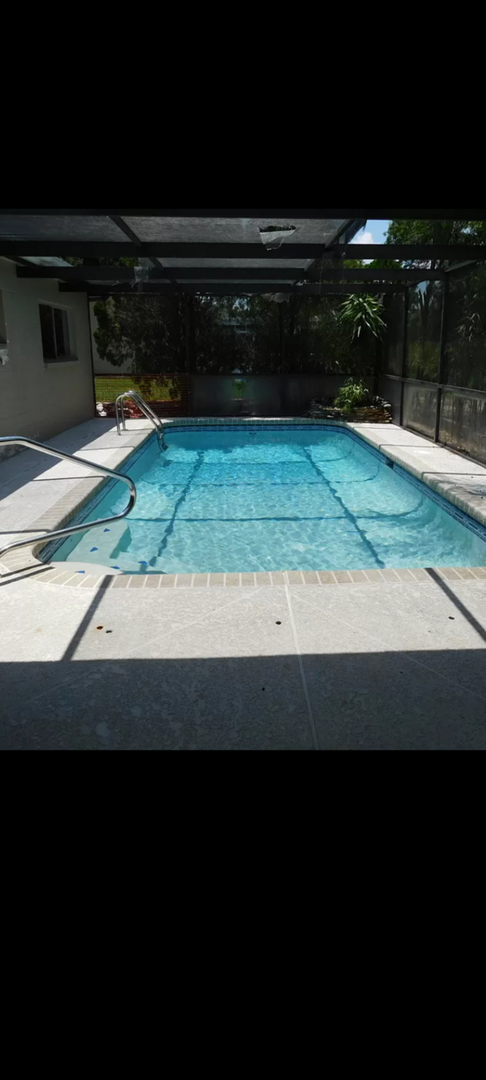 Building Photo - Adorable 3 bed 2 bath Pool House - price r...