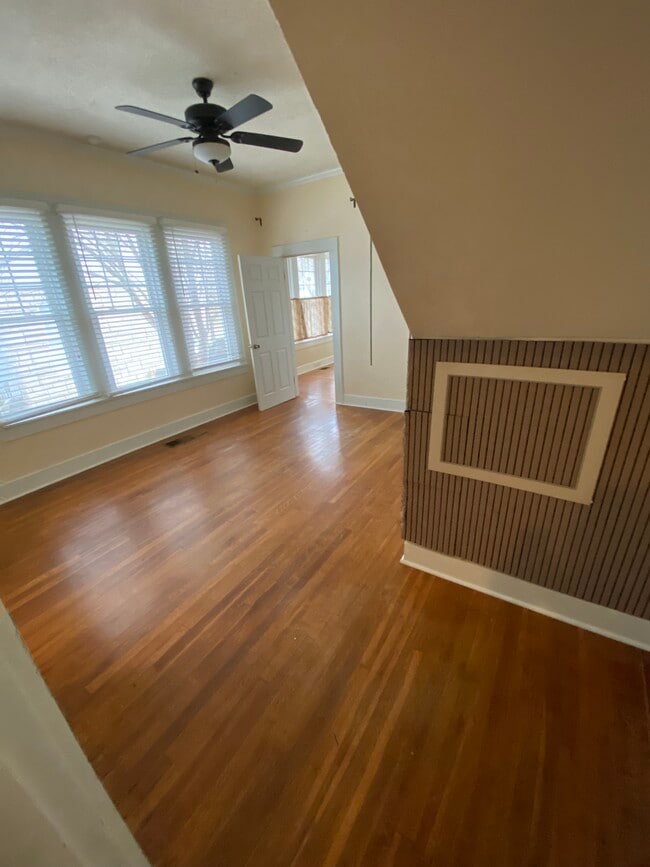 Foto del edificio - 156 College St